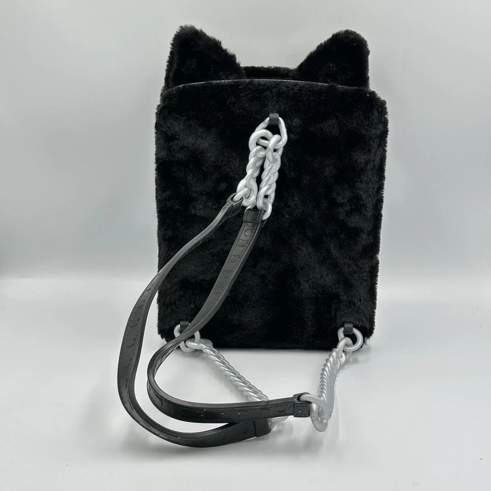 MGA Na! Na! Na! Surprise Meow Doll Playset Purple Hair Cat Ear Case